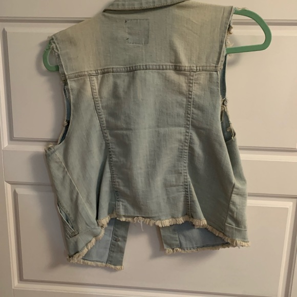 Cut off Jean Jacket - Picture 2 of 3